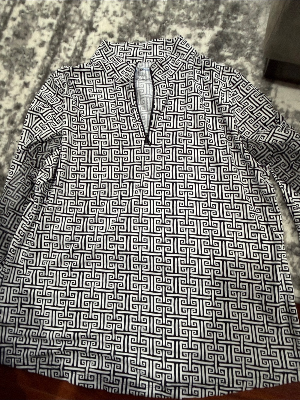 IBKUL -Black & White Geometric Quarter-Zip Top USPF 50